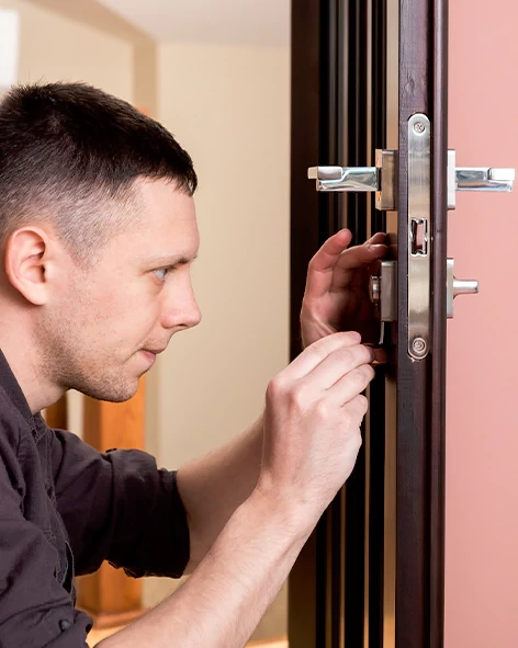: Professional Locksmith For Commercial And Residential Locksmith Services in Evanston